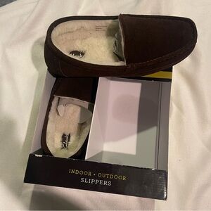 Men’s Clark’s Indoor Outdoor Faux Shearling Suede moccasin Slippers. US 11 NEW